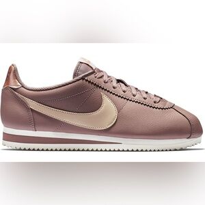 Nike Women's Athletic Shoes in Mauve and Beige